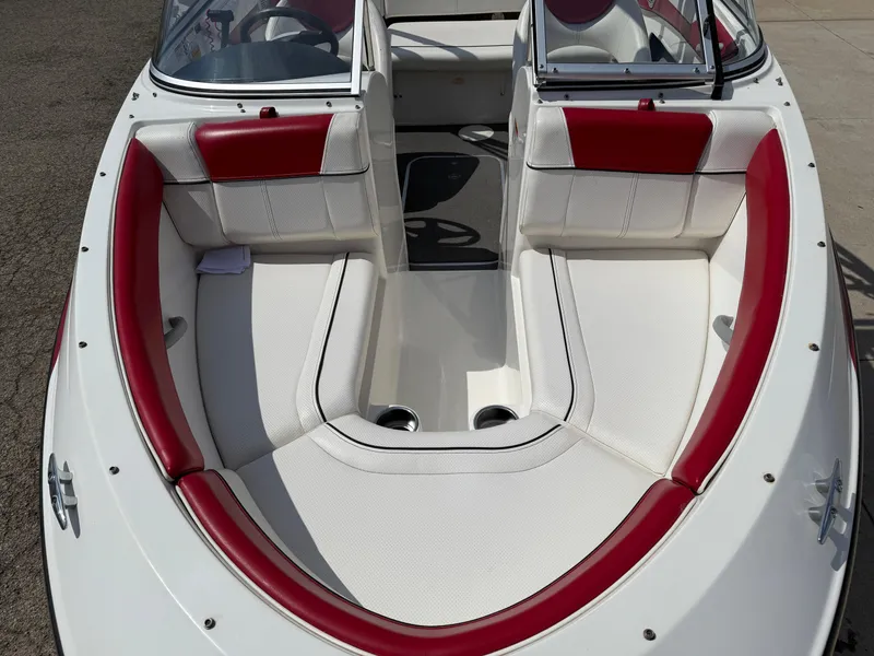 Slide: The Image of Bayliner 185 Bowrider 2013 - 8