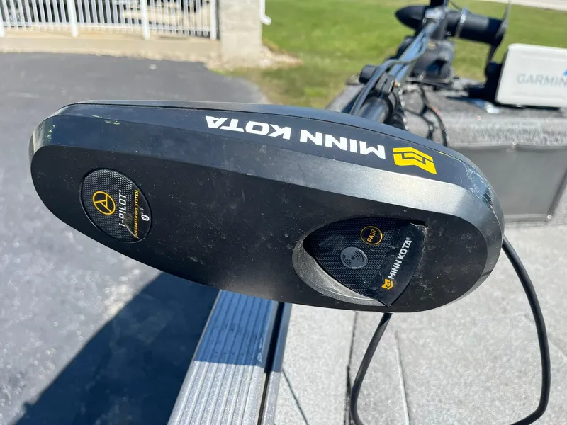 Slide: The Image of Minn Kota trolling motor on 2017 Lund 1750 Rebel XS SS boat. - 25