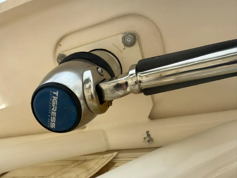 Slide: The Image of Boat handle mechanism on 2015 Grady-White Freedom 255, featuring Tigress brand. - 20