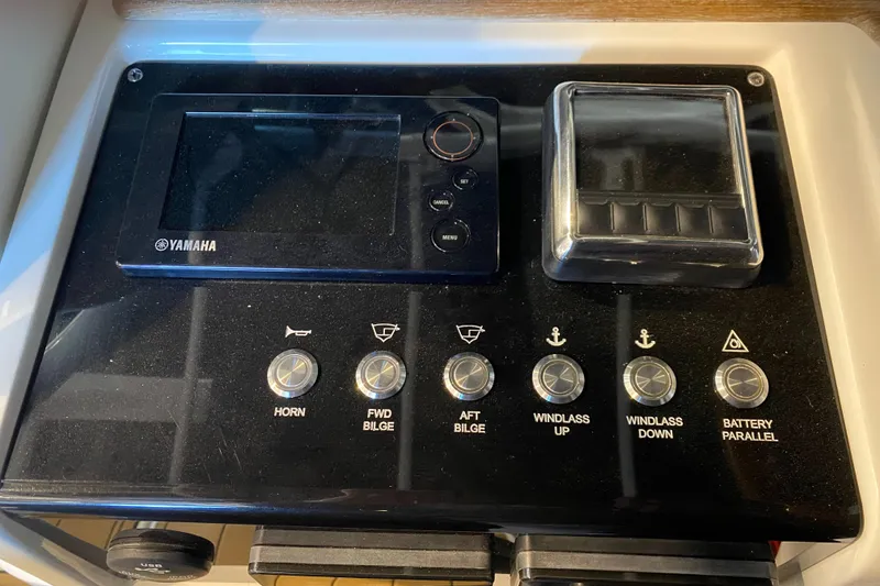 Slide: The Image of Control panel of a 2016 Chris-Craft Catalina 34 boat with Yamaha display. - 11