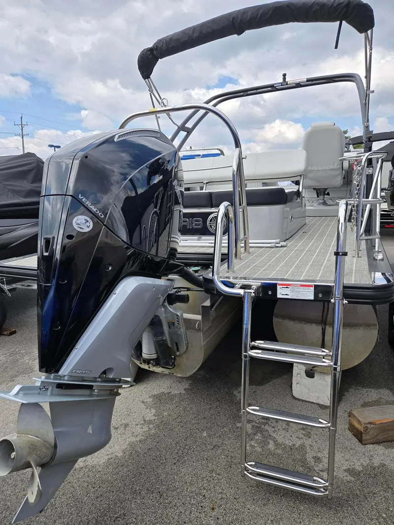 Slide: The Image of Harris 250 Grand Mariner SLEC TRIPLE TOON 2023 - 13