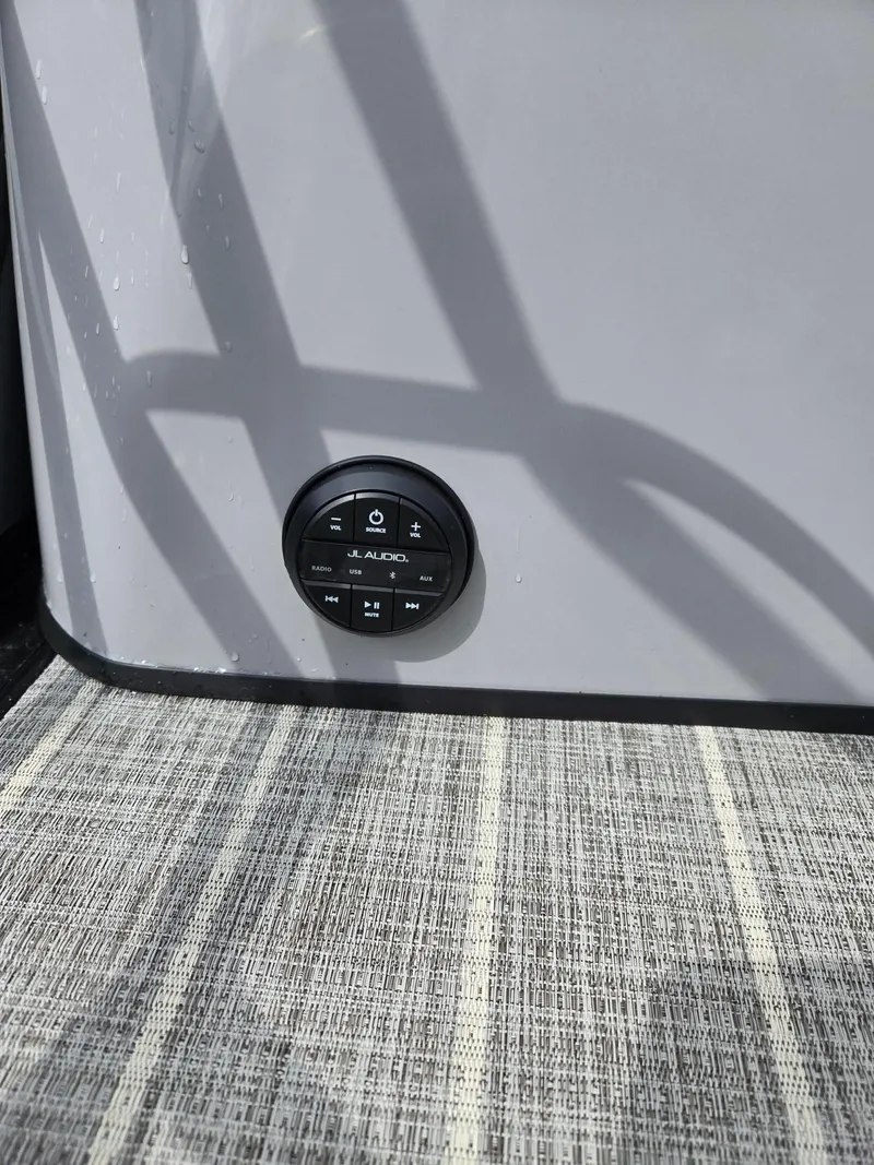 Slide: The Image of Harris 250 Grand Mariner SLEC TRIPLE TOON 2023 - 30