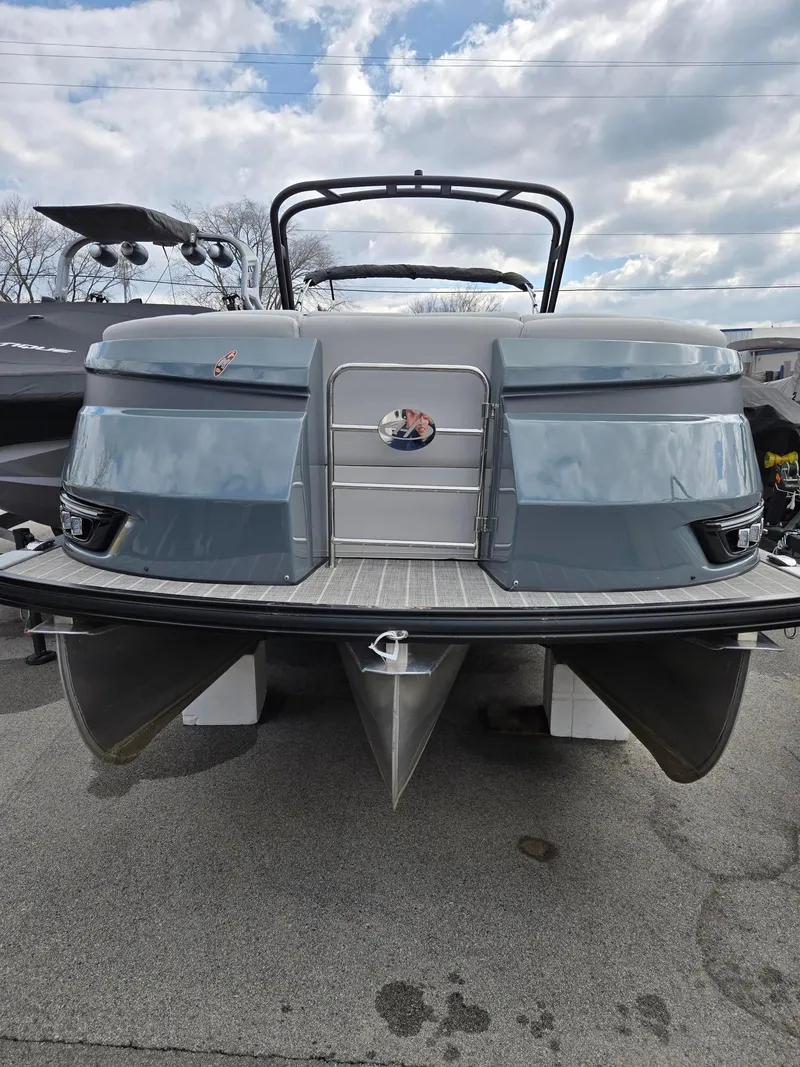 Slide: The Image of Harris 250 Grand Mariner SLEC TRIPLE TOON 2023 - 4