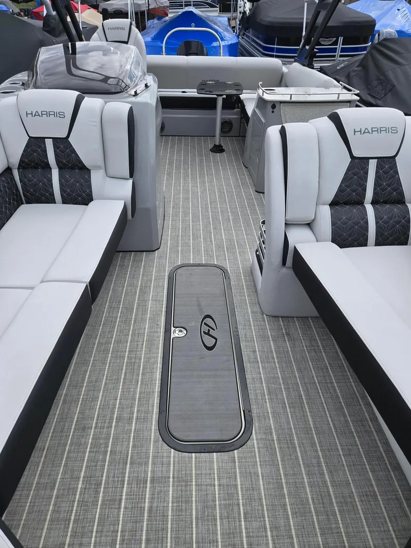 Slide: The Image of Harris 250 Grand Mariner SLEC TRIPLE TOON 2023 - 5