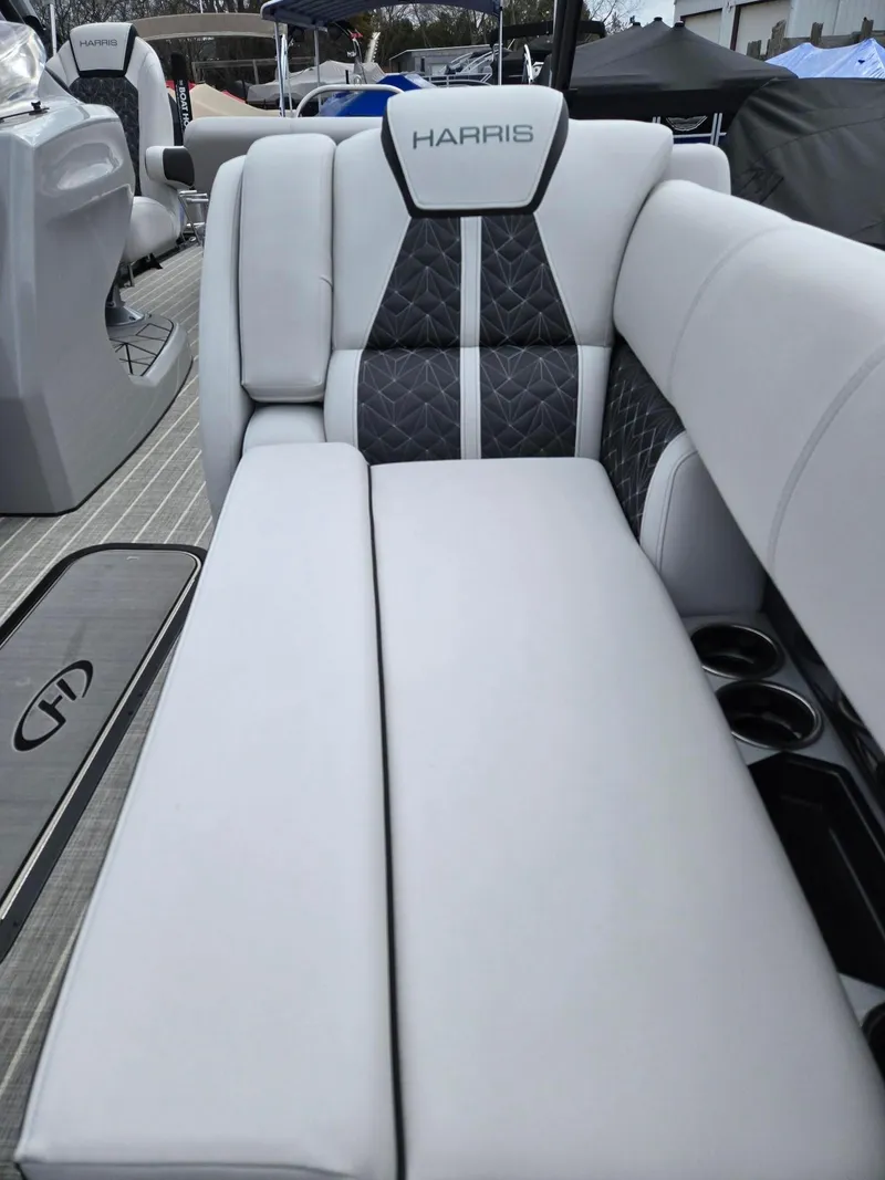 Slide: The Image of Harris 250 Grand Mariner SLEC TRIPLE TOON 2023 - 7