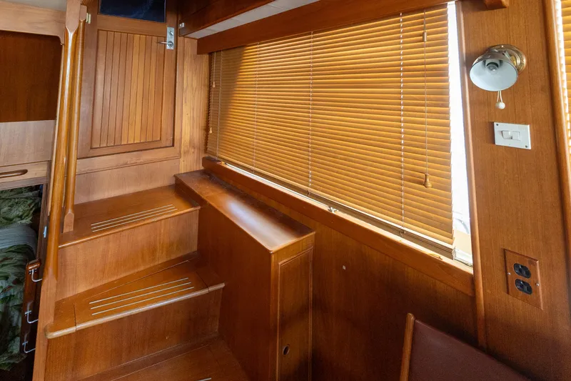 Slide: The Image of Grand Banks 49 Motoryacht 1994 - 51