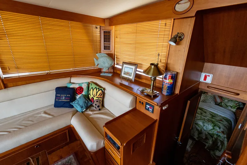 Slide: The Image of Grand Banks 49 Motoryacht 1994 - 55