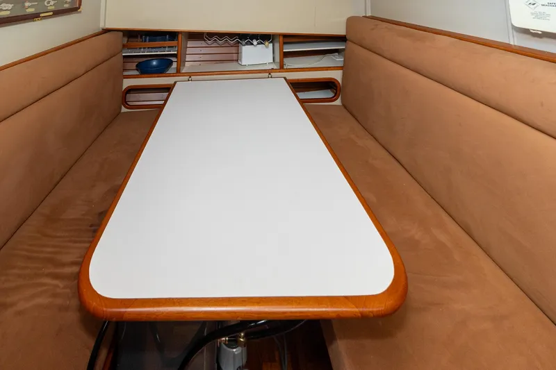 Slide: The Image of Grand Banks 49 Motoryacht 1994 - 63