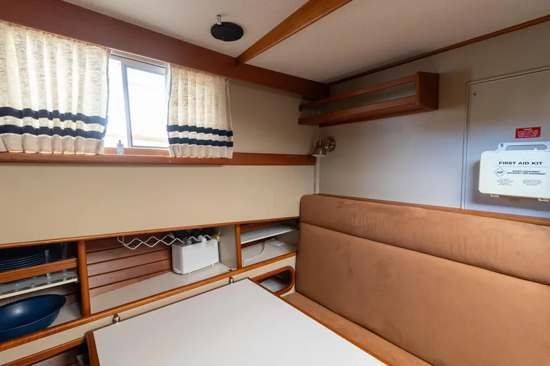 Slide: The Image of Grand Banks 49 Motoryacht 1994 - 65