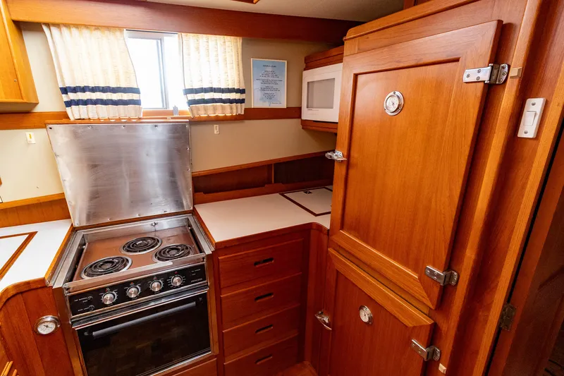 Slide: The Image of Grand Banks 49 Motoryacht 1994 - 66