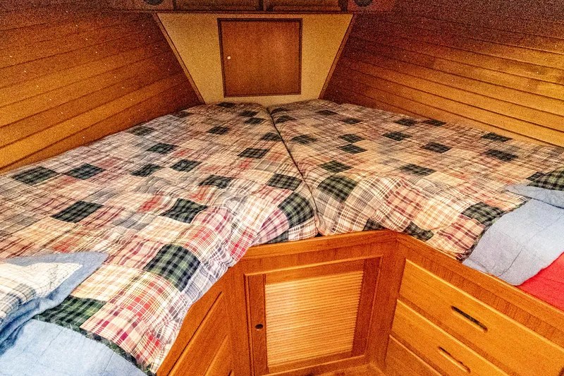 Slide: The Image of Grand Banks 49 Motoryacht 1994 - 69