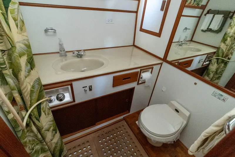 Slide: The Image of Grand Banks 49 Motoryacht 1994 - 78