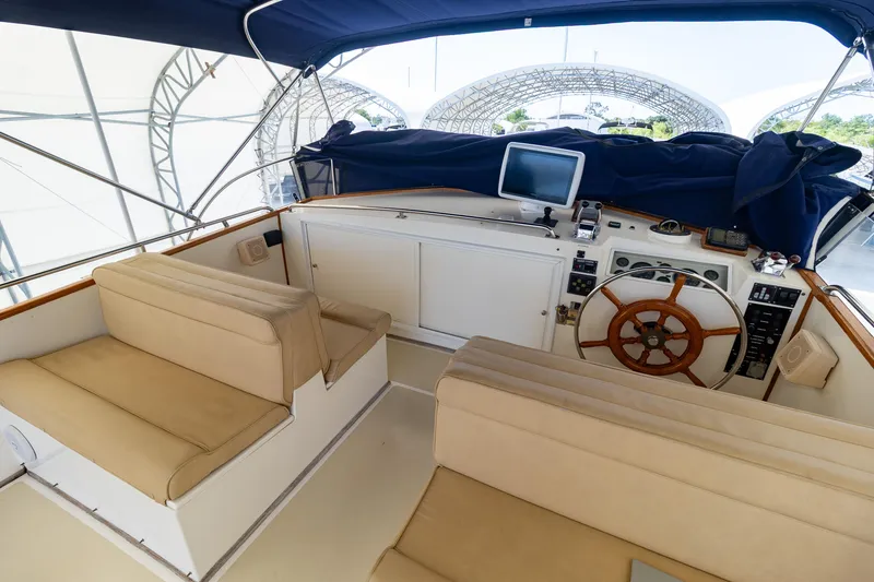 Slide: The Image of Grand Banks 49 Motoryacht 1994 - 80