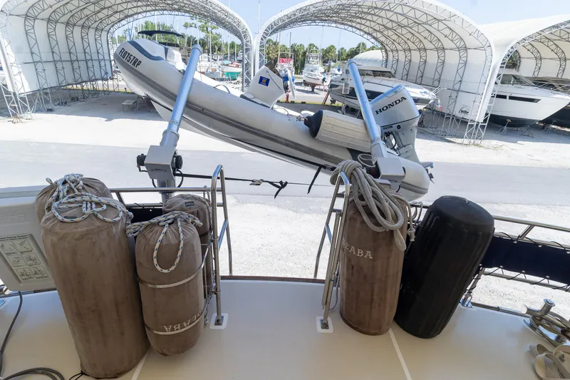 Slide: The Image of Grand Banks 49 Motoryacht 1994 - 85