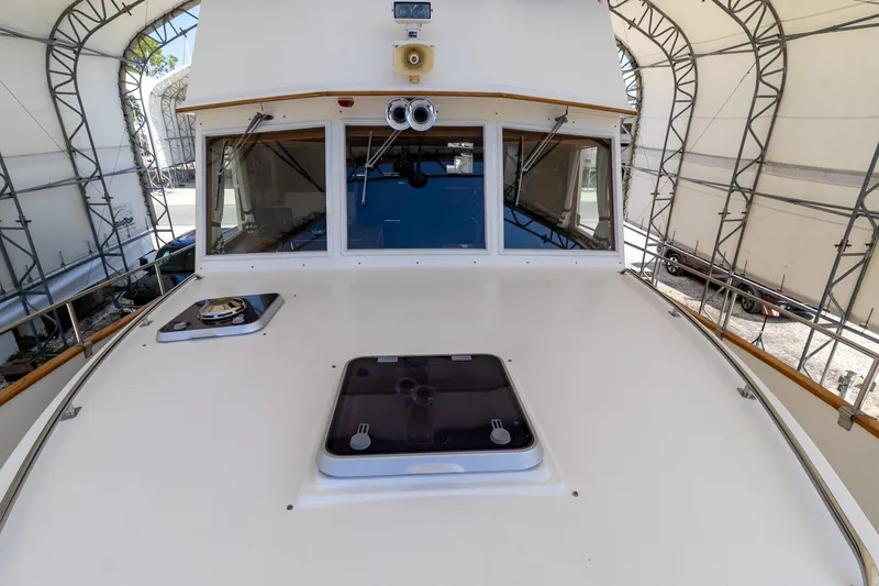 Slide: The Image of Grand Banks 49 Motoryacht 1994 - 86