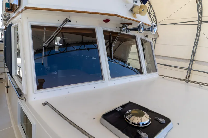 Slide: The Image of Grand Banks 49 Motoryacht 1994 - 88