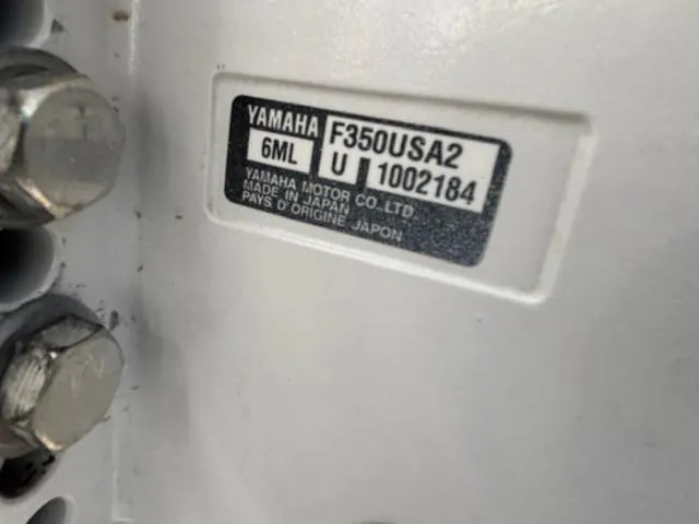 Slide: The Image of Hurricane SunDeck 3200 OB 2025 - 21