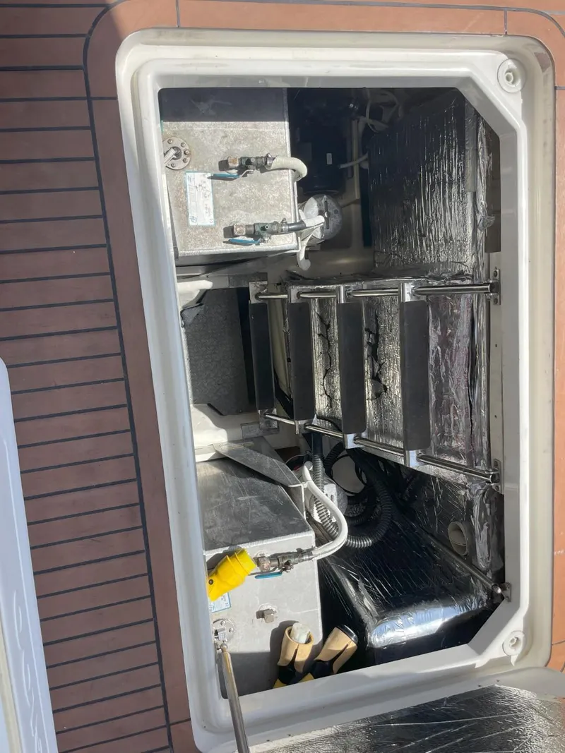 Slide: The Image of Carver 56 Voyager 2006 - 120