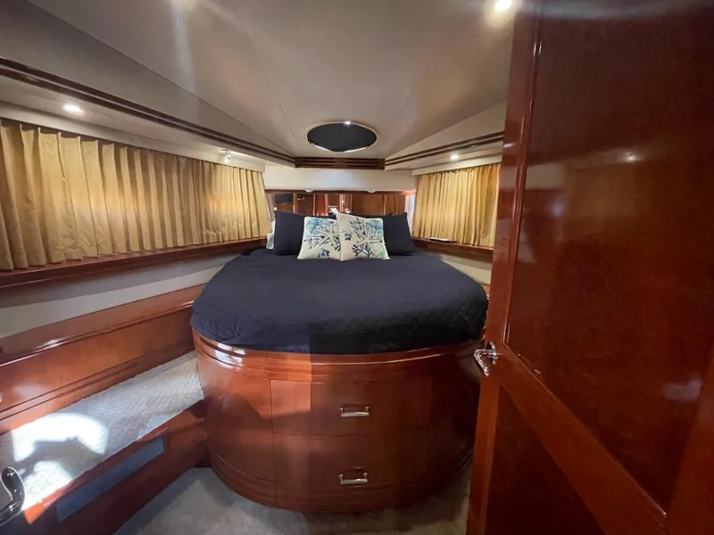 Slide: The Image of Carver 56 Voyager 2006 - 52