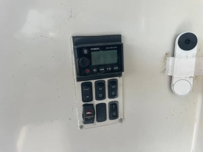 Slide: The Image of Carver 56 Voyager 2006 - 64