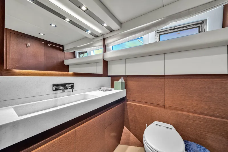 Slide: The Image of Prestige 750 2015 - 50