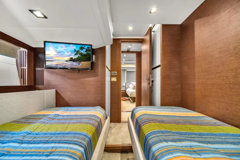 Slide: The Image of Prestige 750 2015 - 70