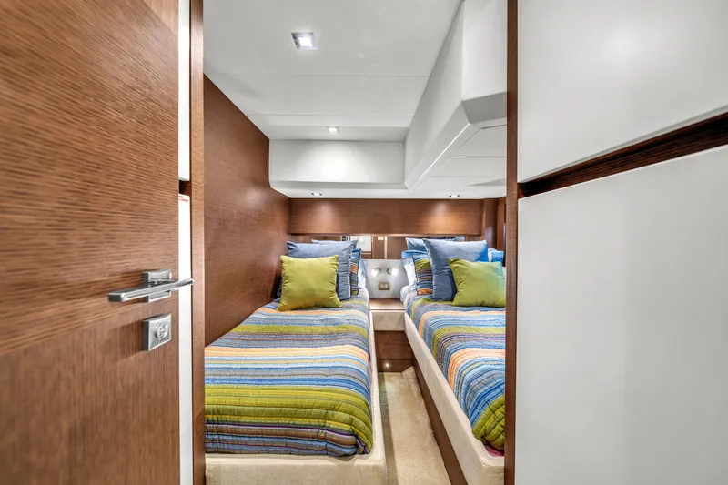 Slide: The Image of Prestige 750 2015 - 71