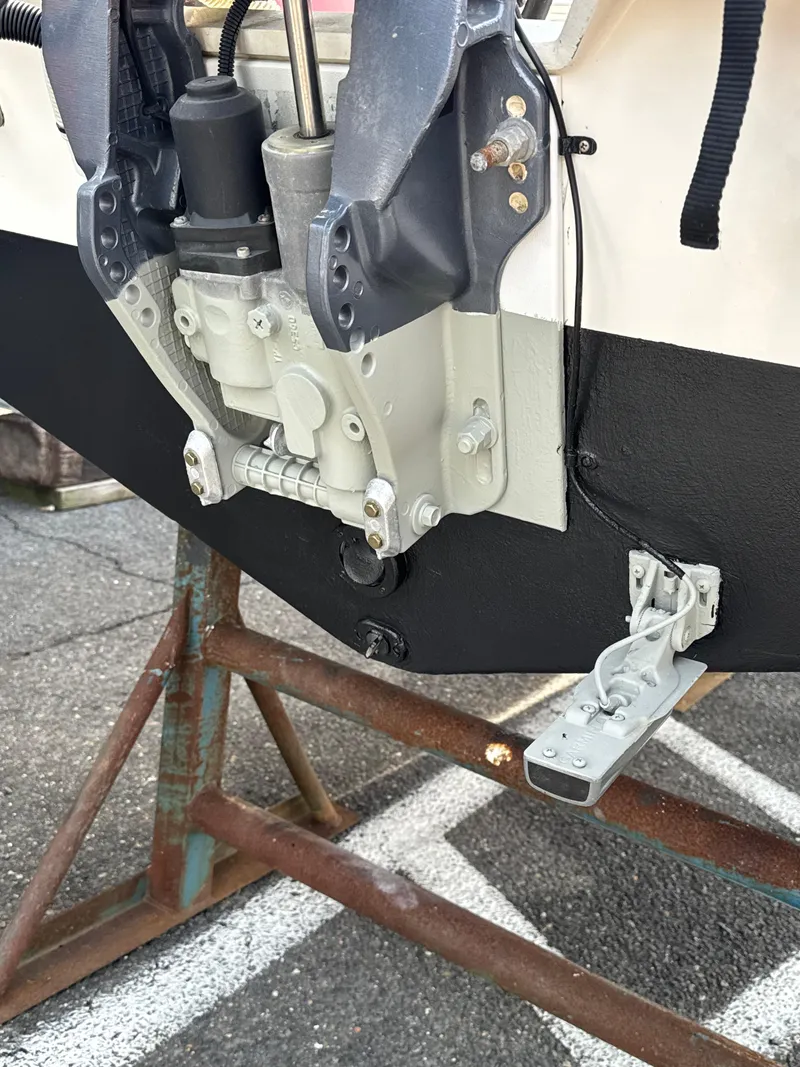 Slide: The Image of 2019 Zodiac Bayrunner 500 boat motor mount on a stand. - 7
