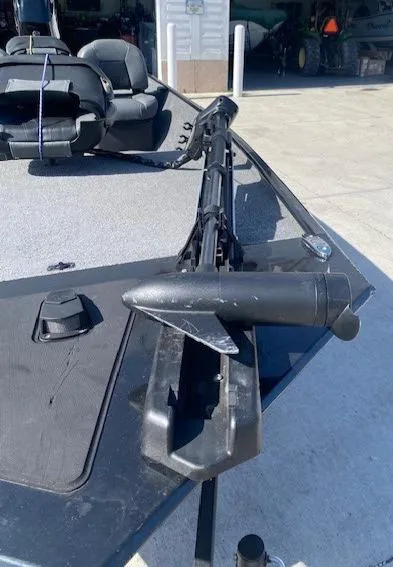 Slide: The Image of 2024 Tracker Bass Tracker Classic XL boat with trolling motor on deck. - 18