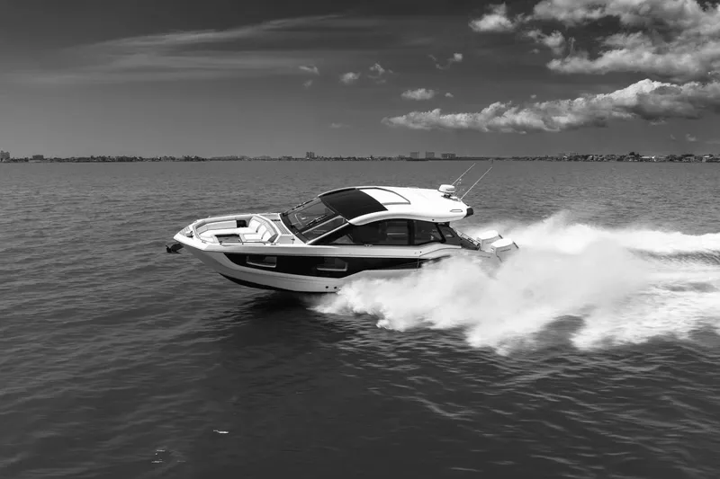 Slide: The Image of Galeon 375 GTO 2023 - 16