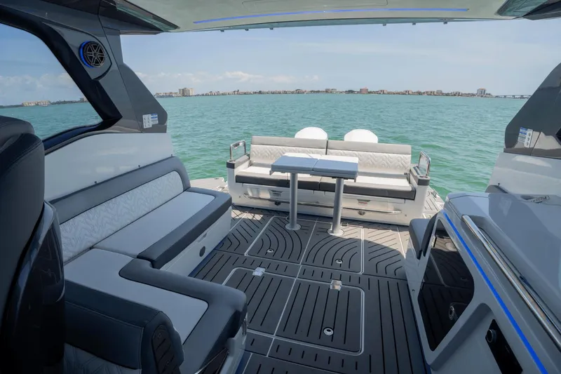 Slide: The Image of Galeon 375 GTO 2023 - 21