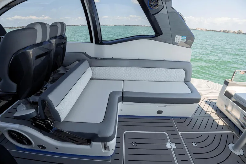 Slide: The Image of Galeon 375 GTO 2023 - 22