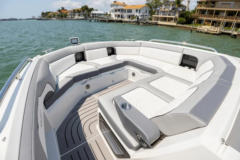 Slide: The Image of Galeon 375 GTO 2023 - 29