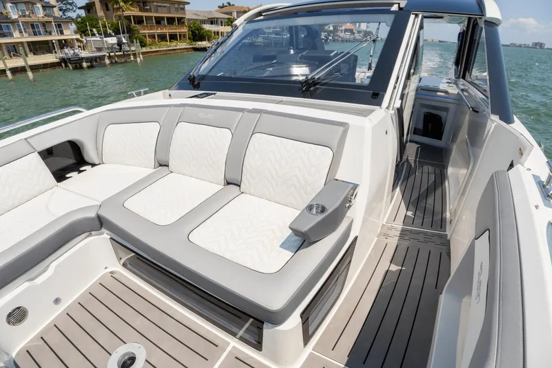 Slide: The Image of Galeon 375 GTO 2023 - 31