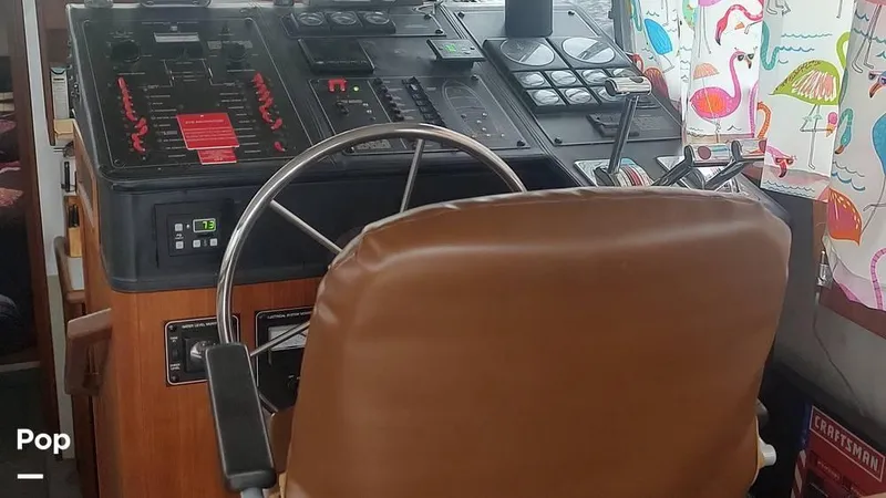 Slide: The Image of 1993 Bayliner 3888 for sale in Demopolis, AL - 17