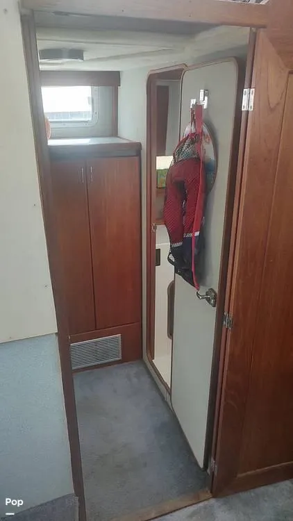 Slide: The Image of 1993 Bayliner 3888 for sale in Demopolis, AL - 30