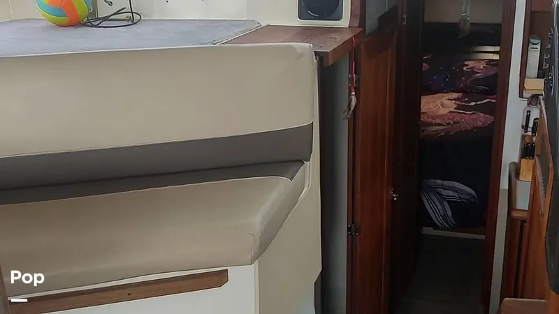 Slide: The Image of 1993 Bayliner 3888 for sale in Demopolis, AL - 43