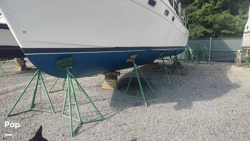 Slide: The Image of 1993 Bayliner 3888 for sale in Demopolis, AL - 50