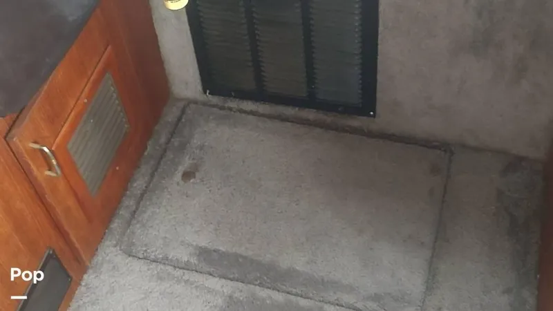 Slide: The Image of 1993 Bayliner 3888 for sale in Demopolis, AL - 56