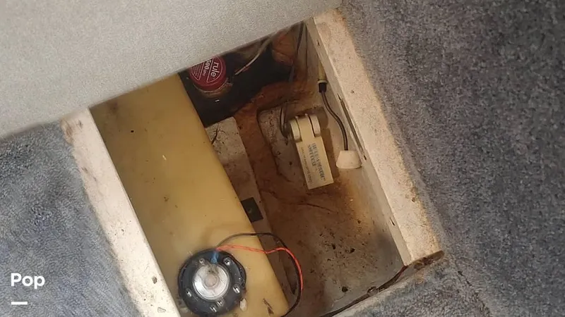 Slide: The Image of 1993 Bayliner 3888 for sale in Demopolis, AL - 57