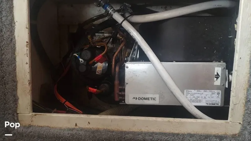 Slide: The Image of 1993 Bayliner 3888 for sale in Demopolis, AL - 59