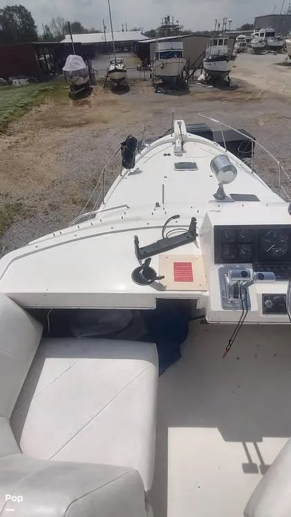 Slide: The Image of 1993 Bayliner 3888 for sale in Demopolis, AL - 7