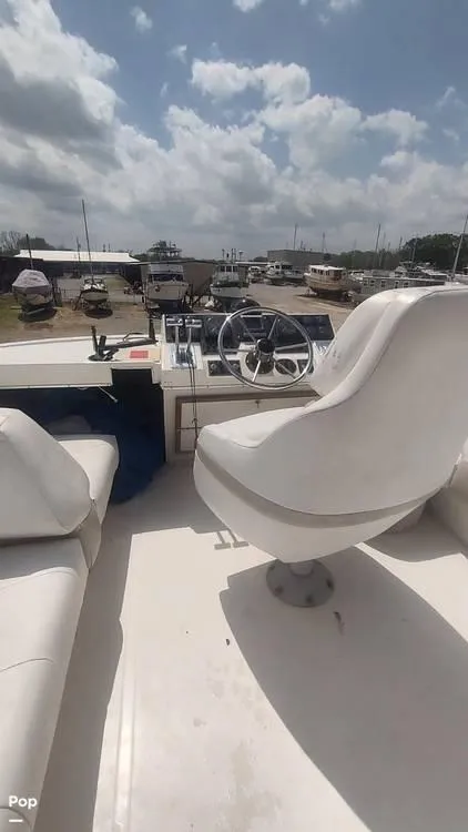 Slide: The Image of 1993 Bayliner 3888 for sale in Demopolis, AL - 8