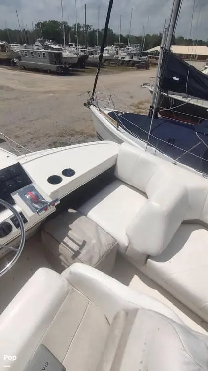 Slide: The Image of 1993 Bayliner 3888 for sale in Demopolis, AL - 9
