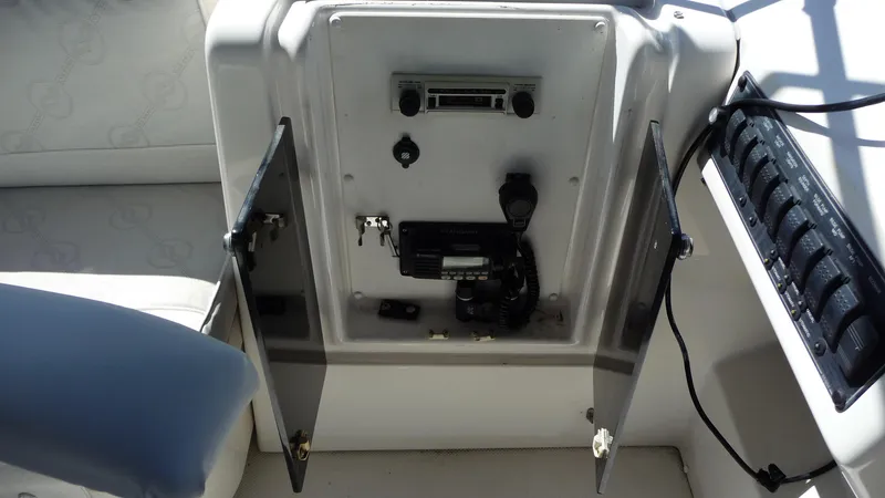 Slide: The Image of Bayliner 4788 Pilot House Motoryacht 1995 - 54