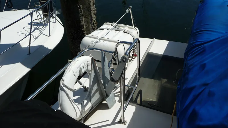 Slide: The Image of Bayliner 4788 Pilot House Motoryacht 1995 - 55
