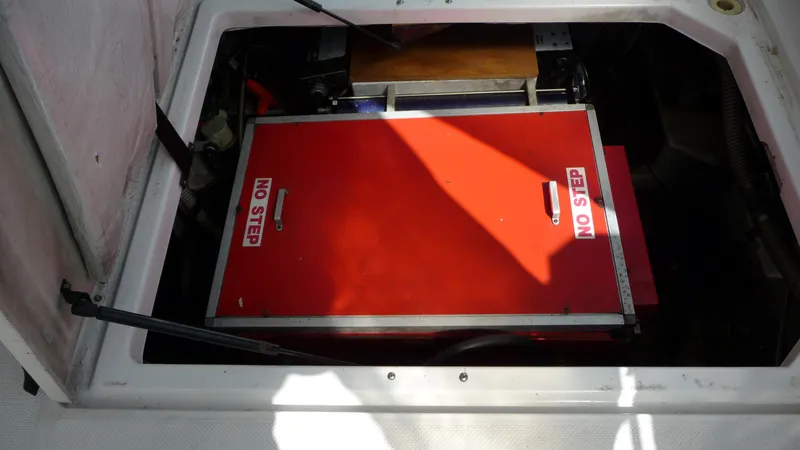 Slide: The Image of Bayliner 4788 Pilot House Motoryacht 1995 - 66