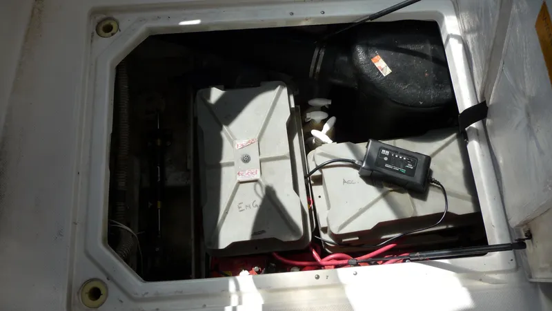 Slide: The Image of Bayliner 4788 Pilot House Motoryacht 1995 - 68