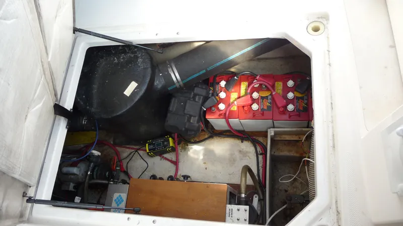 Slide: The Image of Bayliner 4788 Pilot House Motoryacht 1995 - 69