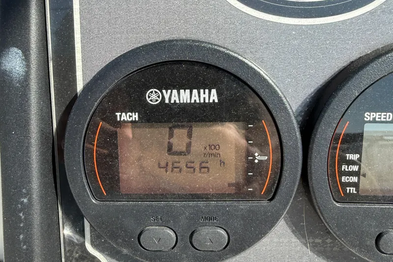 Slide: The Image of Yamaha tachometer on 2018 Sea Fox 226 Commander, displaying 4656 hours. - 9
